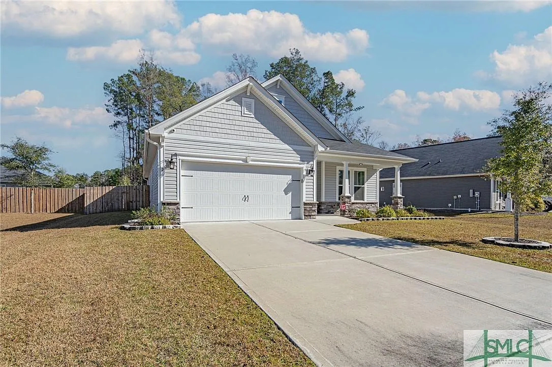 4 bed, 1809 sqft, $2,560 — Photo 3