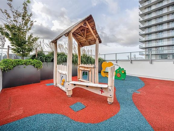 4th image of 7433 Cambie St #2006
