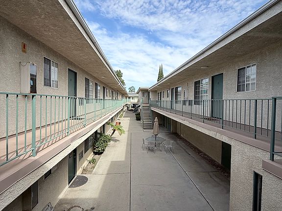 5th image of 16850 Chatsworth St #24