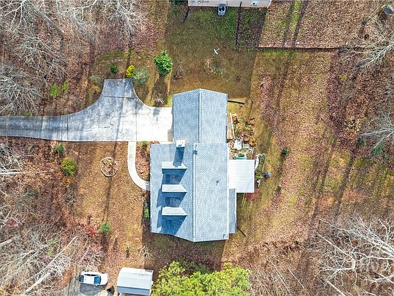 4th image of 149 Candlestick Drive