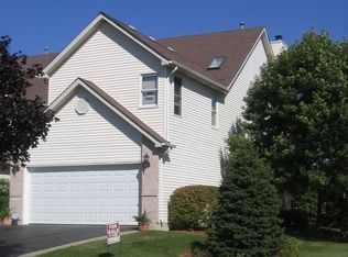 2045 Thornwood Cir, Saint Charles, IL 60174