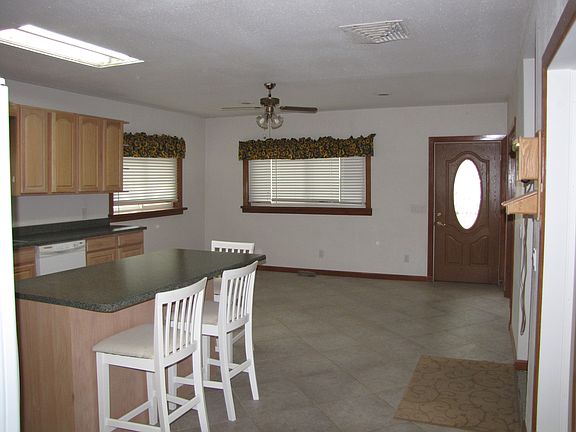 3rd image of 400 S Neilson Ave