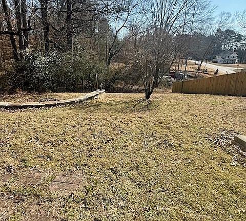 4th image of 1005 Whitehead Rd