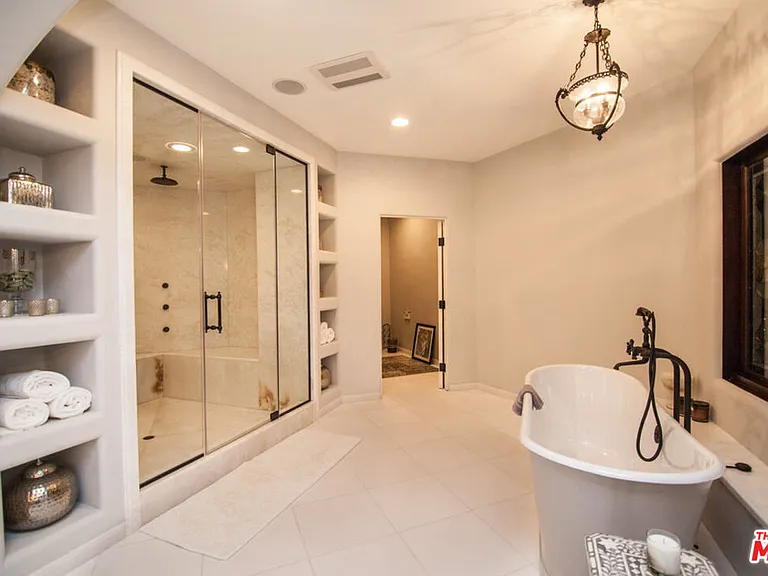 12140 Summit Ct — Photo 13