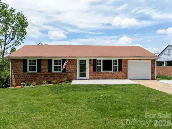 88 Skyview Ter, Asheville, NC 28806