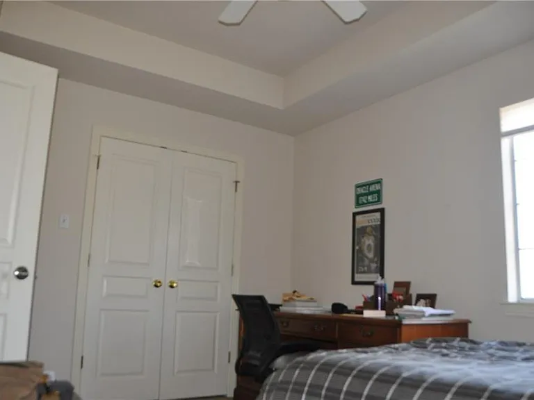 609 E 49th St #A — Photo 11