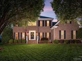 8600 Tintinhull Ln, Waxhaw, NC 28173