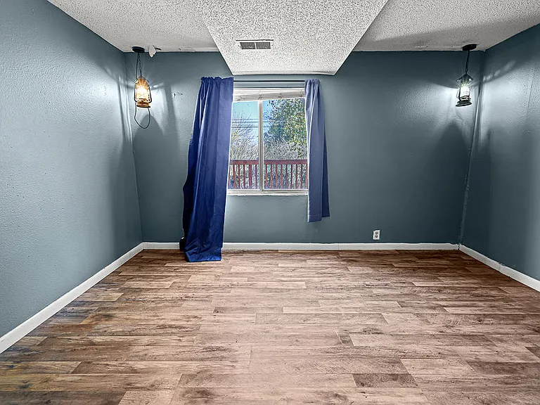 1159 Barclay St — Photo 7