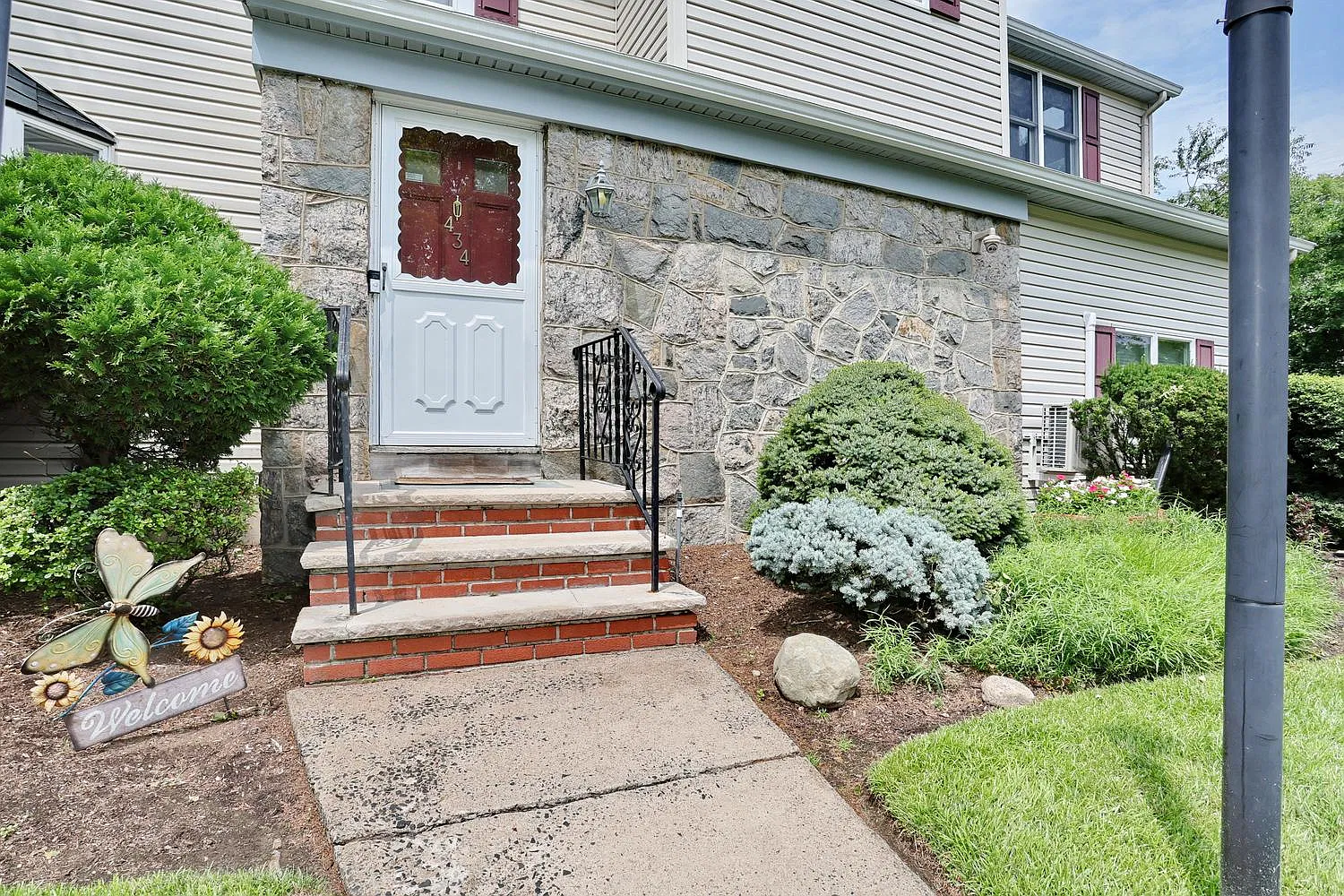 4 bed, 2.5 bath, 2651 sqft, $5,950 — Photo 4