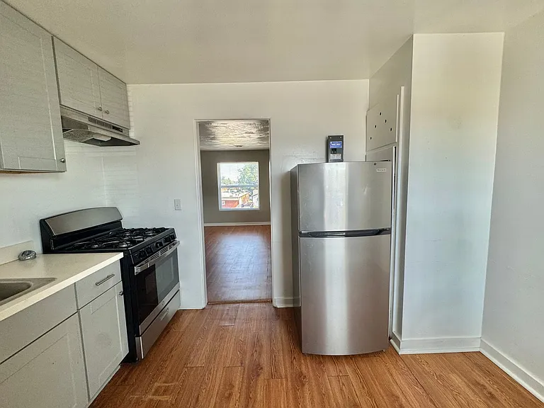 2030 NW 25th St #8 — Photo 9