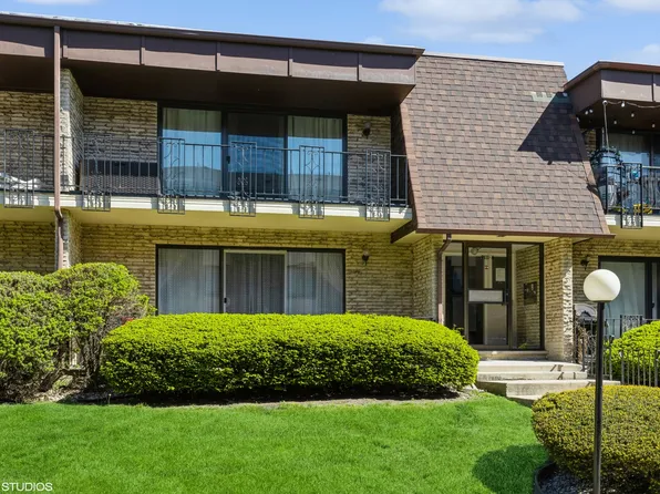 9111 S Roberts Rd APT 6B, Hickory Hills, IL 60457