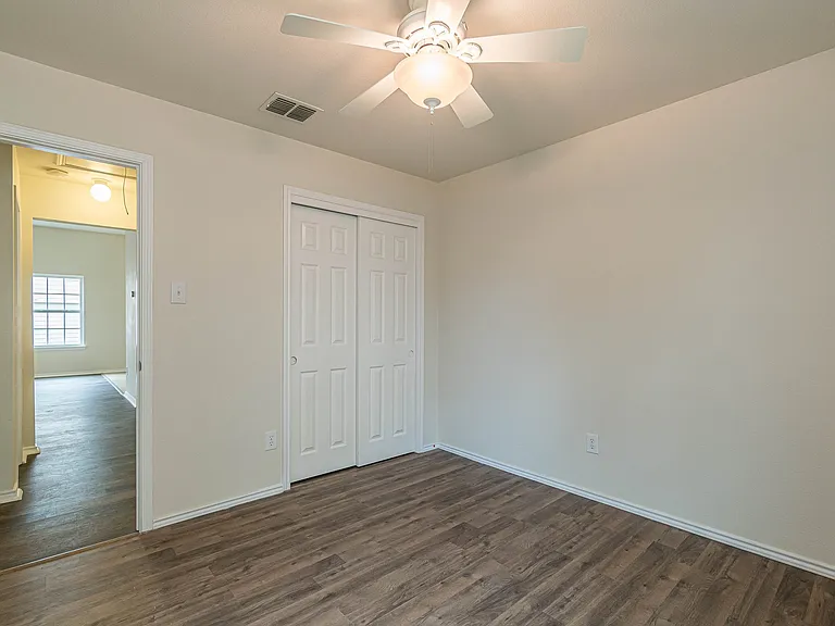 13803 Laramie Hl — Photo 32