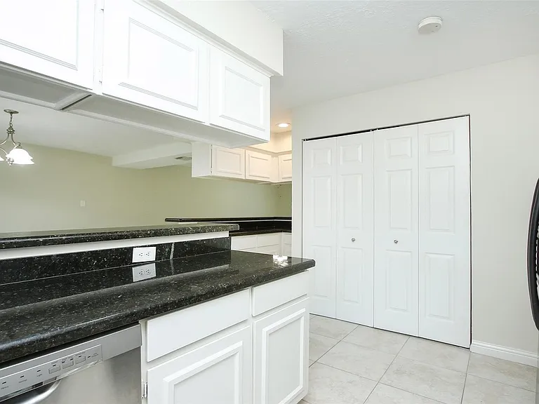 14641 Perthshire Rd — Photo 13