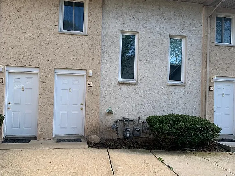 N Middletown Rd — Photo 14