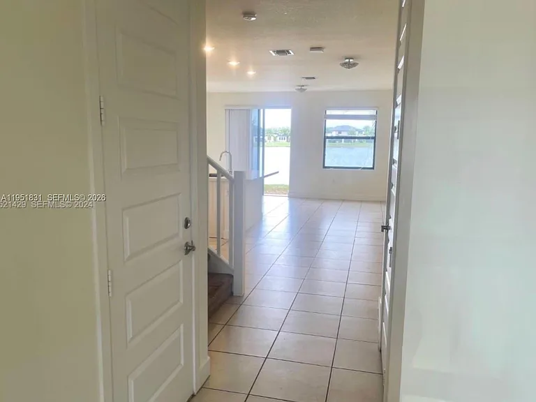 9113 NW 159th St #9113 — Photo 13
