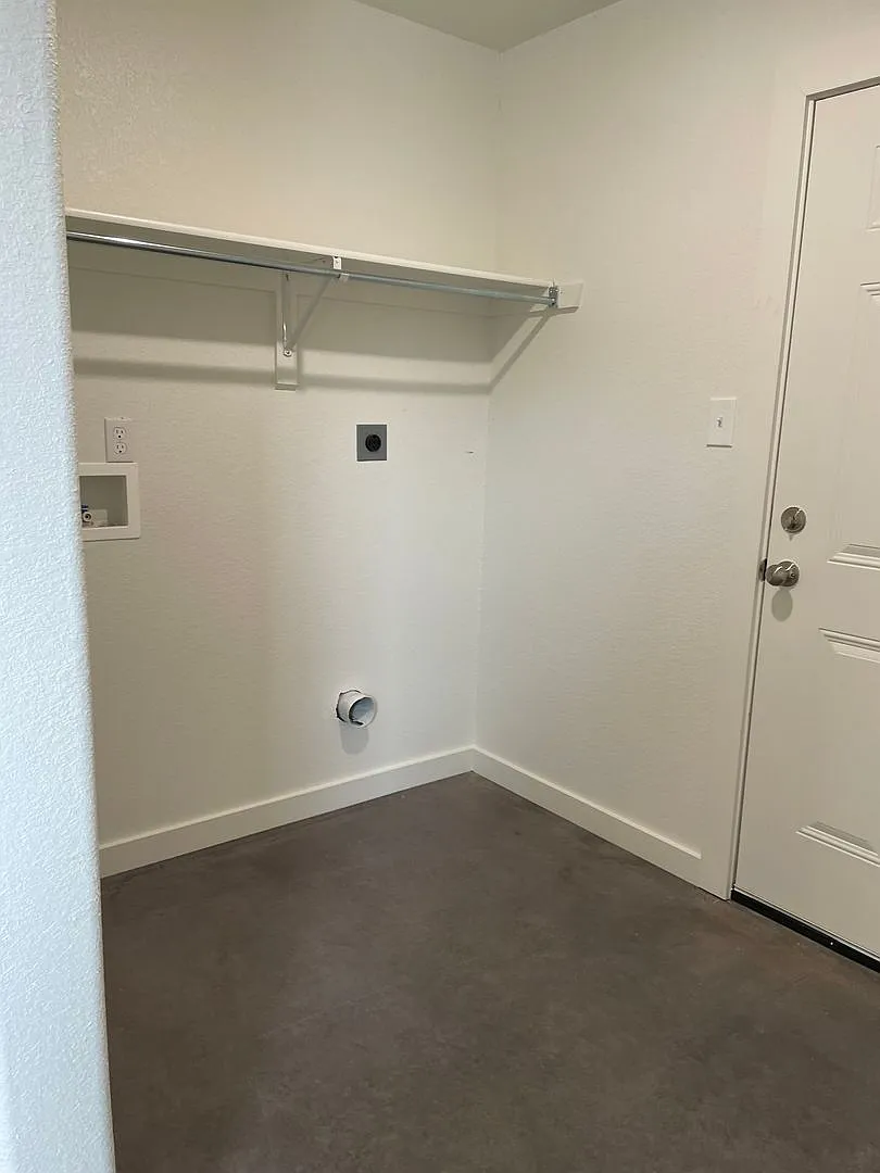 2 bedroom 1.5 bath home — Photo 4