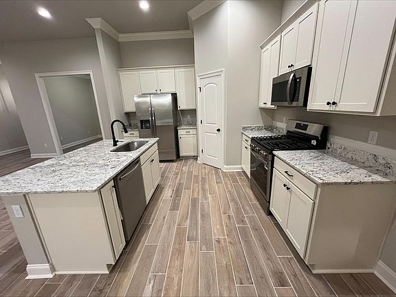 3rd image of 224 Owl Dr