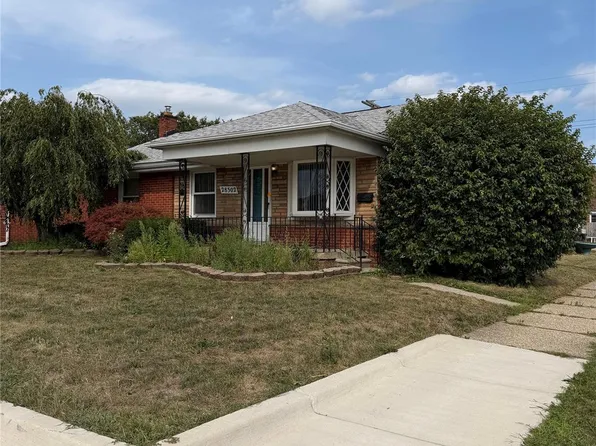 28302 Edward St, Roseville, MI 48066