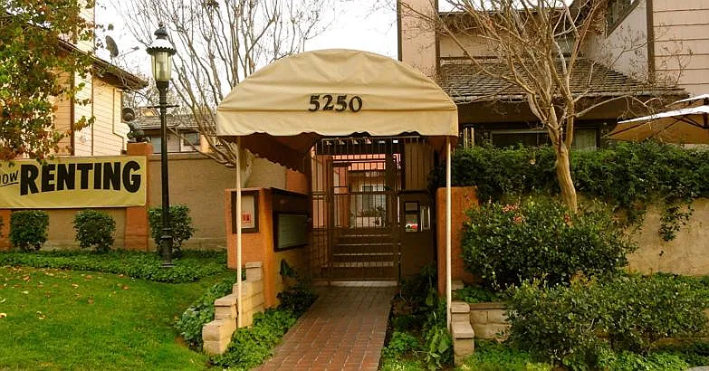 Agoura Carriage House LLC