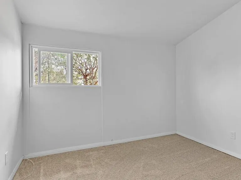 2604 Raymell Dr — Photo 8