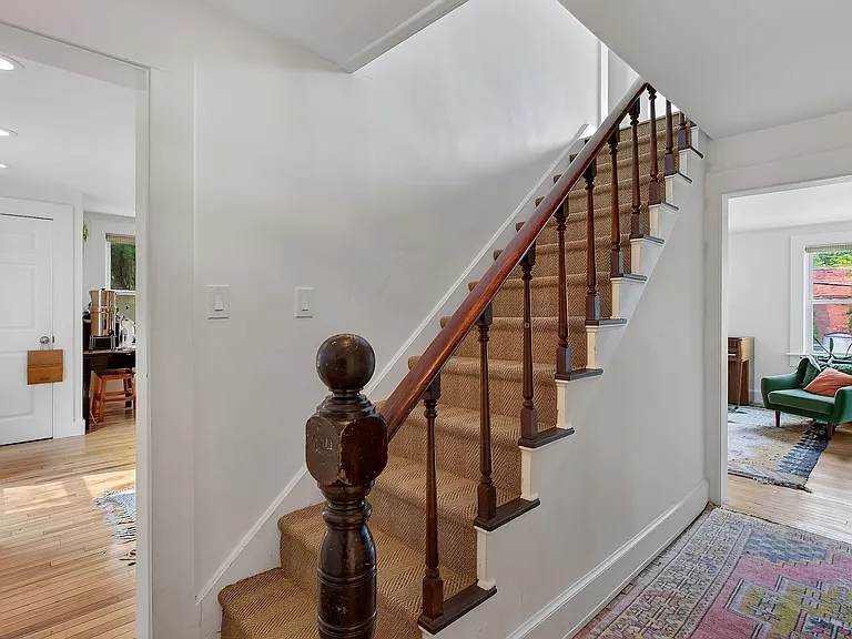 392 Park St #A — Photo 16