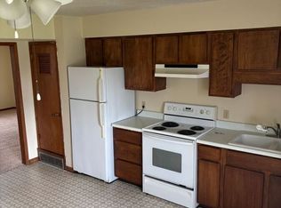 315 3rd St NW #A, State Center, IA 50247