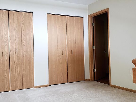 4th image of 302 Prairie Heights Dr APT 307