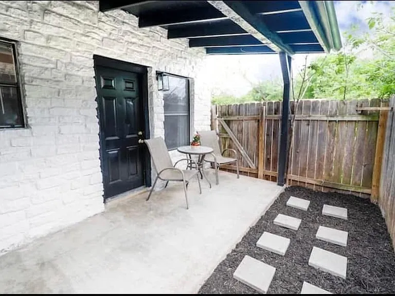 200 Laurel Drive — Photo 7
