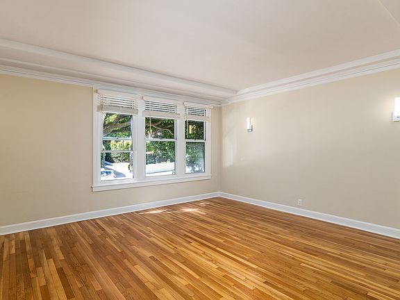4th image of 1900 Gough St APT 105