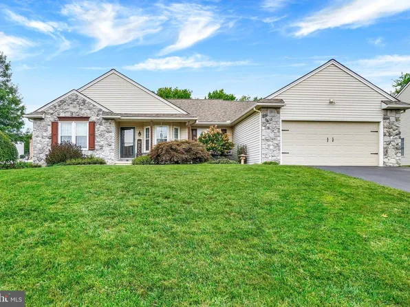 593 Harvest Dr, York, PA 17404