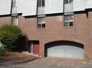 32 Trolley Crossing Ln, Middletown, CT 06457