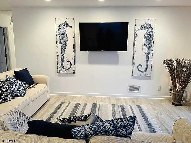 38 Ocean Dr W — Photo 5
