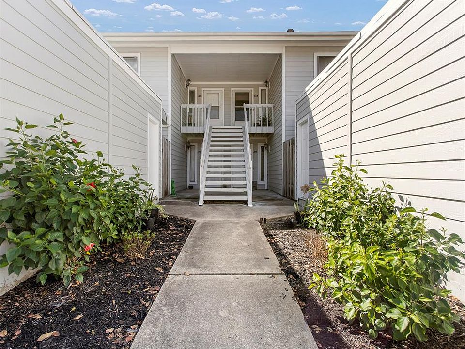 1st image of 38 Hideaway Dr #38