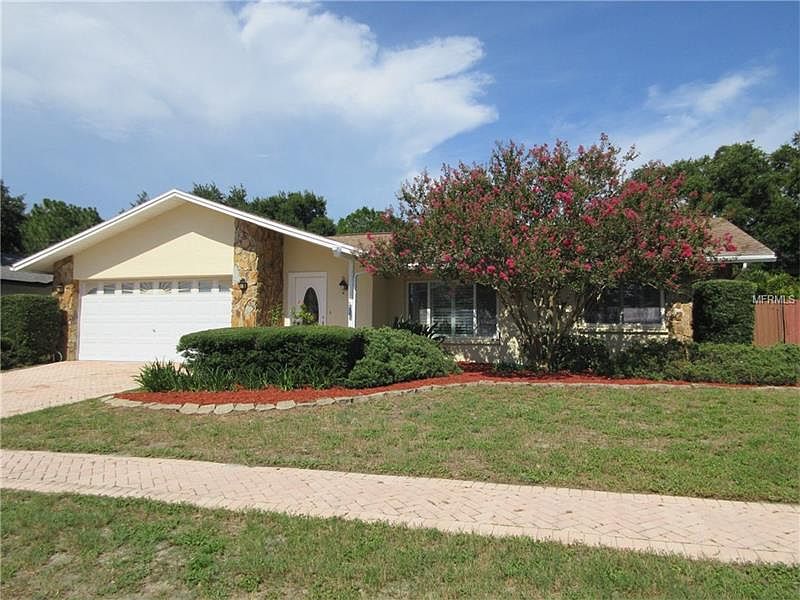 1st image of 2213 Cypress Point Dr E