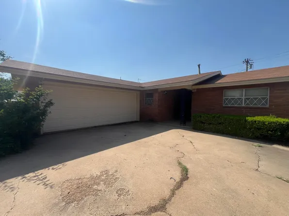 810 Cedar St, Floydada, TX 79235