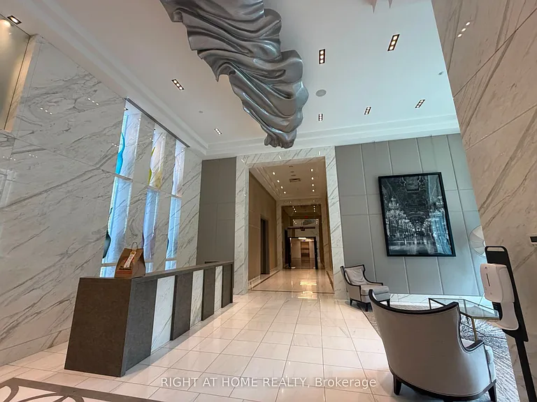 111 Champagne Ave S #309 — Photo 3