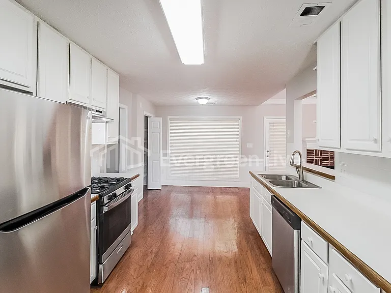 20 Wisteria Way — Photo 8