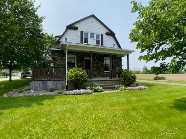 11755 Tittabawassee Rd, Freeland, MI 48623