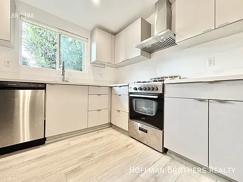 1568 Yosemite Dr #6 Photo 1