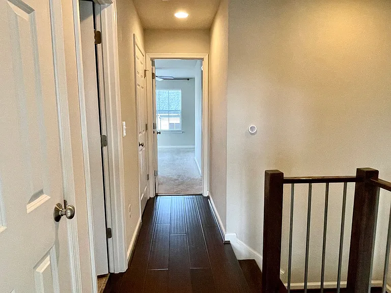 201 Woodstream Cir — Photo 6