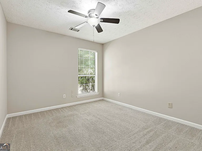 518 Longwood Ln — Photo 27