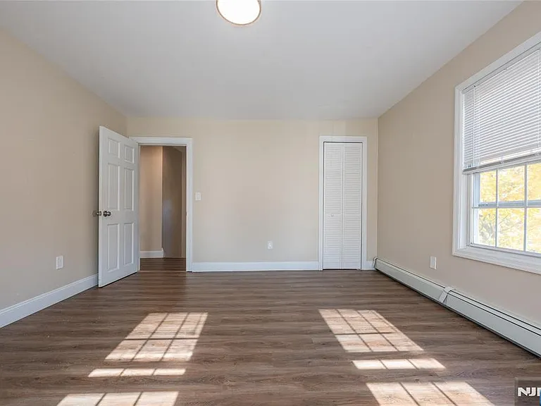 238 Van Ave — Photo 12