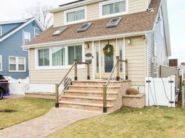 1117 Hayes Place, Baldwin Harbor, NY 11510