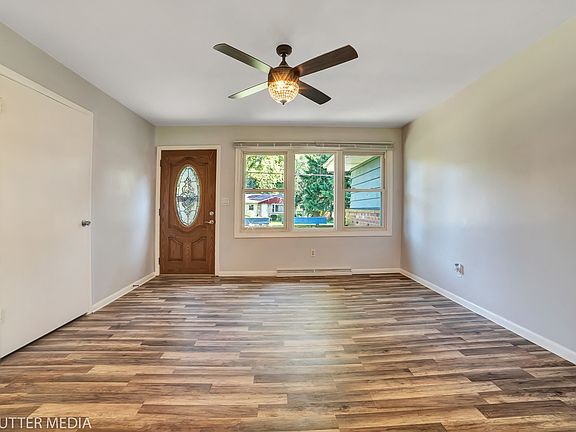 3rd image of 38282 N Russell Ave