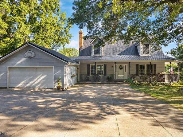 2071 Hartville Rd, Mogadore, OH 44260