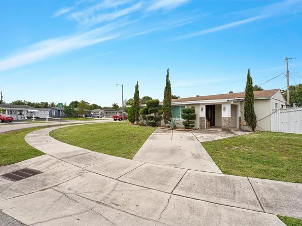 4813 SW 21st St, Davie, FL 33317