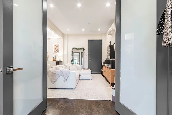 Rented by Joel Scharf, LREB | media 10