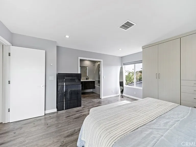 8711 Mossford Dr — Photo 35