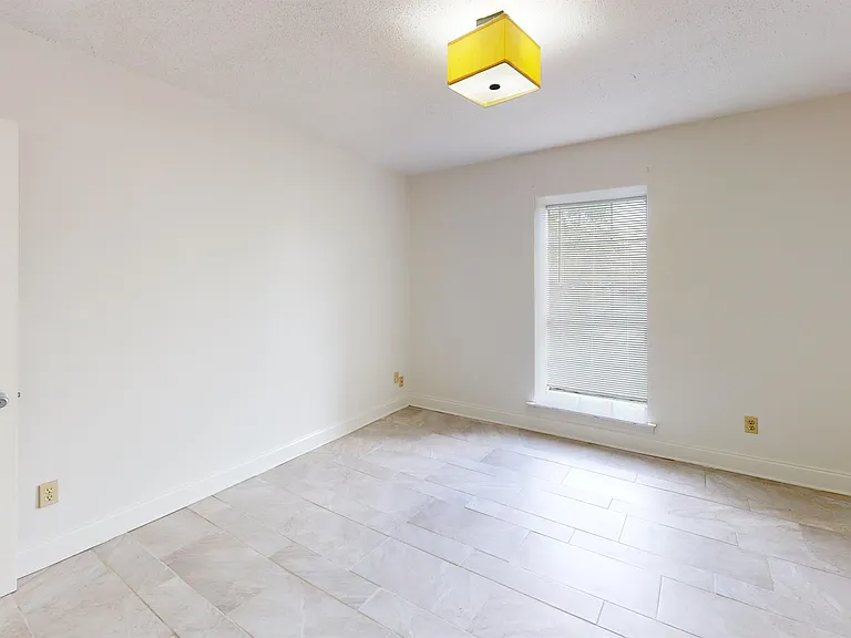 827 S Perry St — Photo 11
