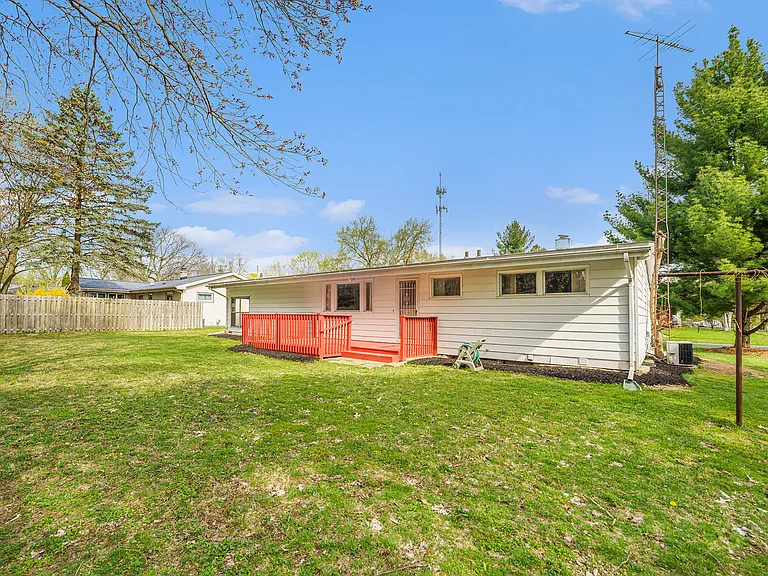 3027 Haskell St — Photo 24